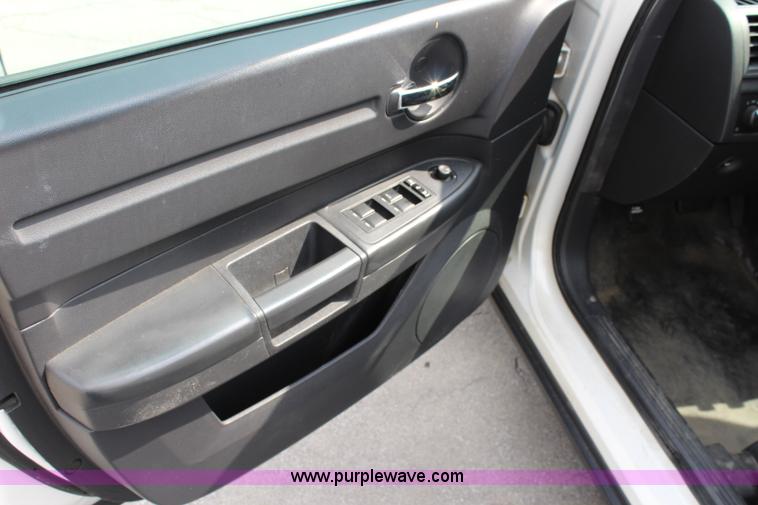 image for item J3714 2009 Dodge Charger SE