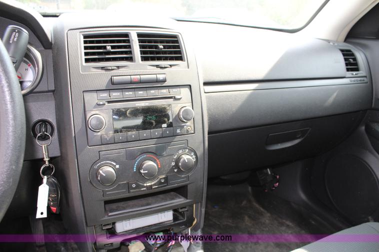 image for item J3714 2009 Dodge Charger SE