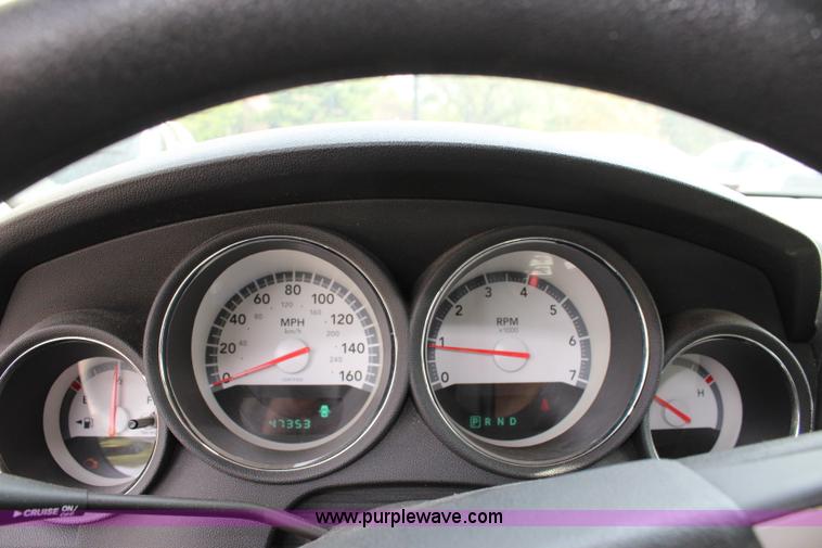 image for item J3714 2009 Dodge Charger SE