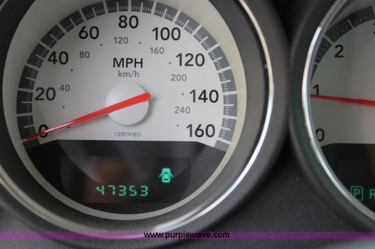 image for item J3714 2009 Dodge Charger SE