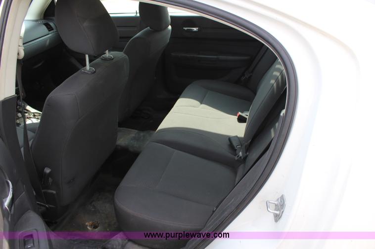 image for item J3714 2009 Dodge Charger SE