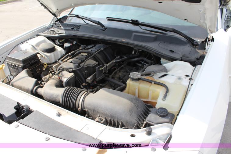 image for item J3714 2009 Dodge Charger SE