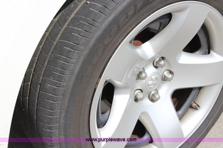 image for item J3714 2009 Dodge Charger SE