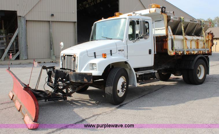 image for item J3716 2003 Freightliner FL80 dump truck