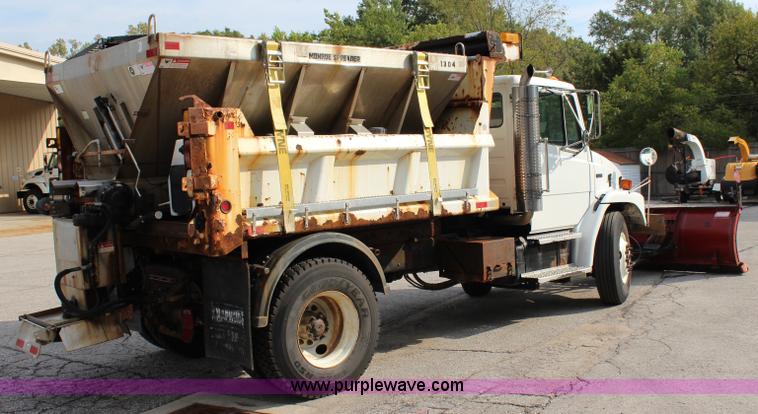 image for item J3716 2003 Freightliner FL80 dump truck