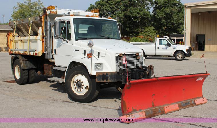 image for item J3716 2003 Freightliner FL80 dump truck