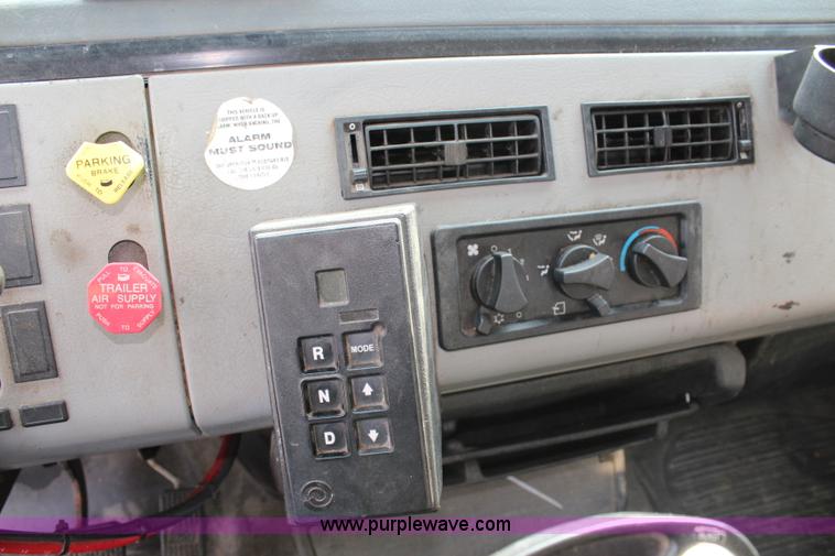 image for item J3716 2003 Freightliner FL80 dump truck