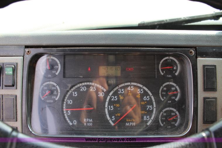 image for item J3716 2003 Freightliner FL80 dump truck