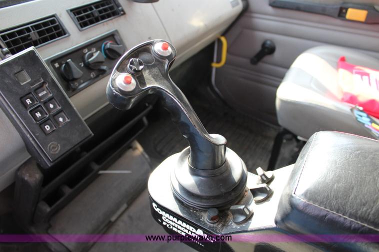 image for item J3716 2003 Freightliner FL80 dump truck