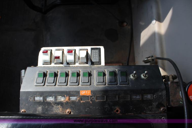 image for item J3716 2003 Freightliner FL80 dump truck