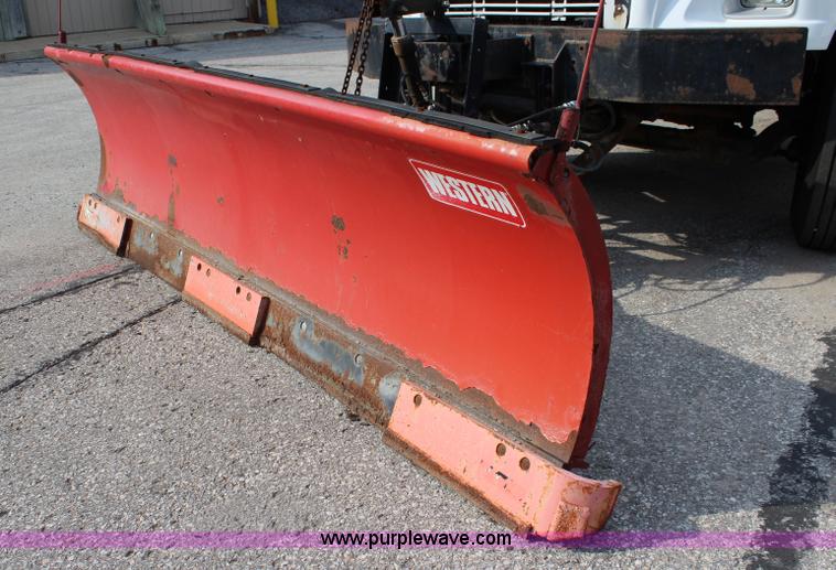 image for item J3716 2003 Freightliner FL80 dump truck