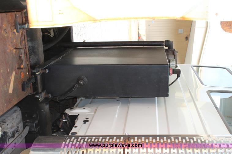 image for item J3716 2003 Freightliner FL80 dump truck