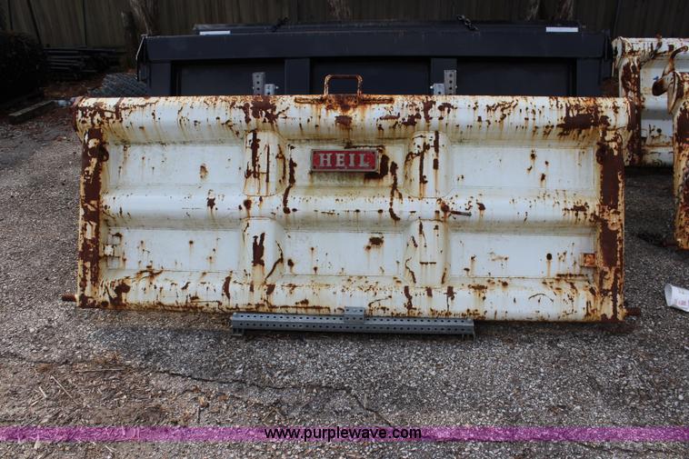 image for item J3716 2003 Freightliner FL80 dump truck