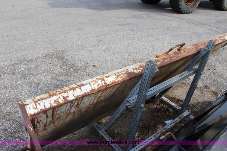 image for item J3716 2003 Freightliner FL80 dump truck