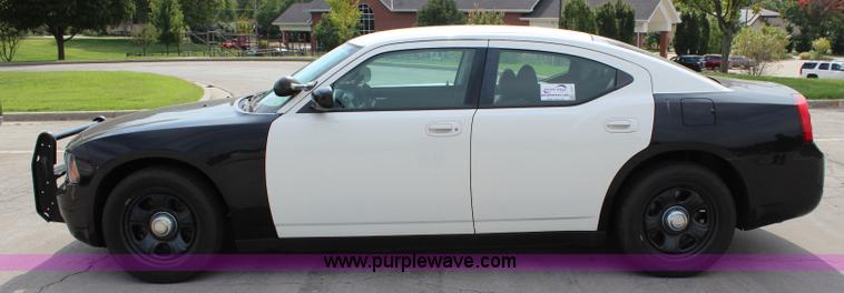 image for item J3717 2010 Dodge Charger