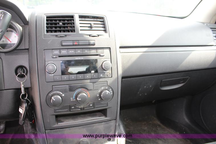 image for item J3717 2010 Dodge Charger