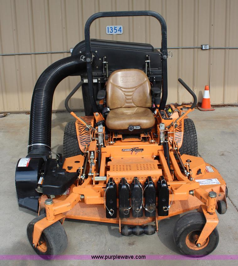 image for item J3719 2010 Scag Turf Tiger ZTR lawn mower