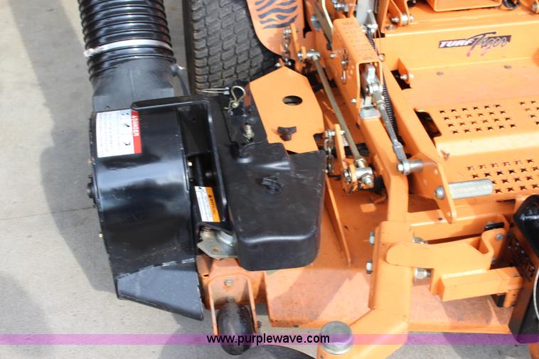 image for item J3719 2010 Scag Turf Tiger ZTR lawn mower