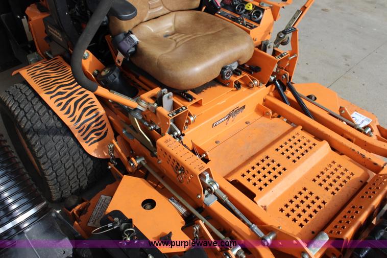 image for item J3719 2010 Scag Turf Tiger ZTR lawn mower