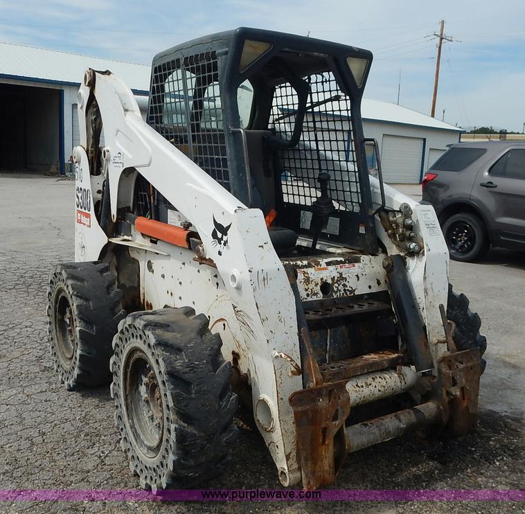 image for item J6385 2006 Bobcat S300 skid steer
