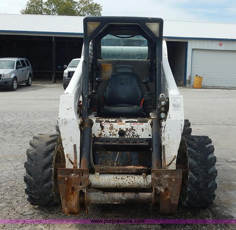 image for item J6385 2006 Bobcat S300 skid steer