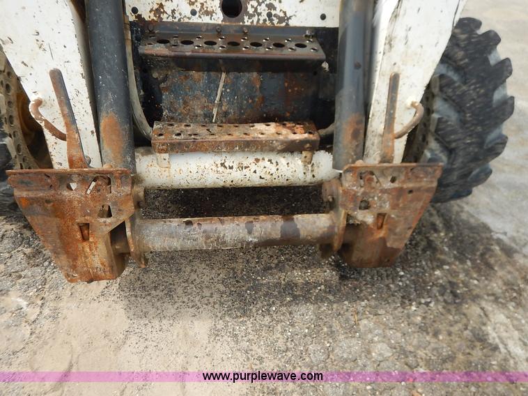 image for item J6385 2006 Bobcat S300 skid steer