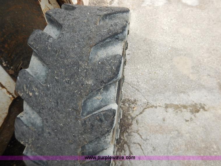 image for item J6385 2006 Bobcat S300 skid steer