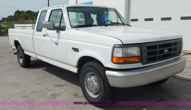 image for item J6386 1994 Ford F250 HD XL SuperCab pickup truck