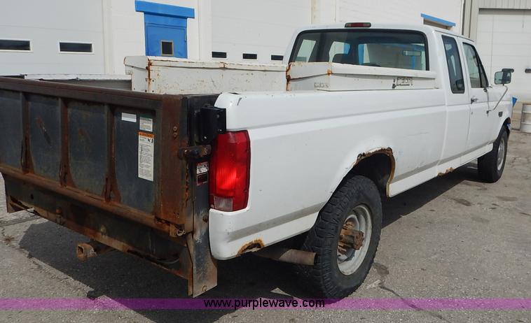 image for item J6386 1994 Ford F250 HD XL SuperCab pickup truck