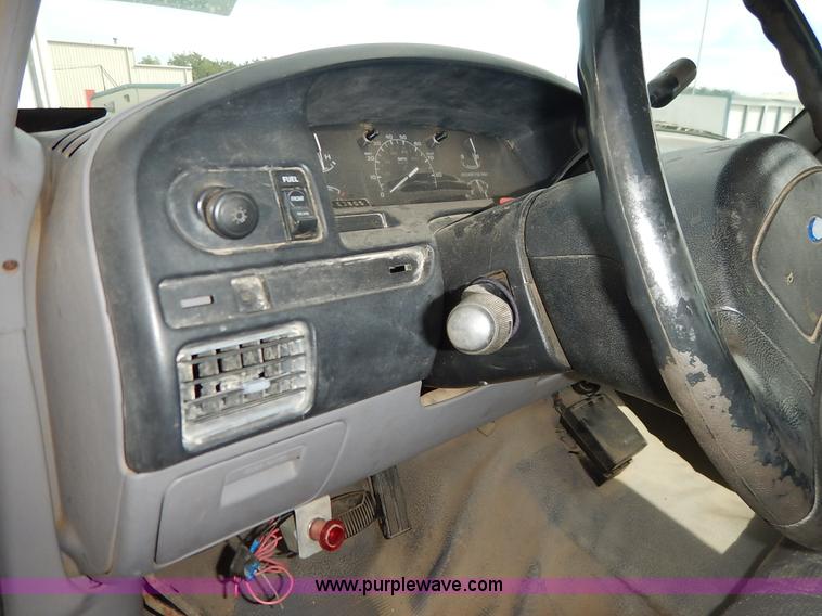 image for item J6386 1994 Ford F250 HD XL SuperCab pickup truck