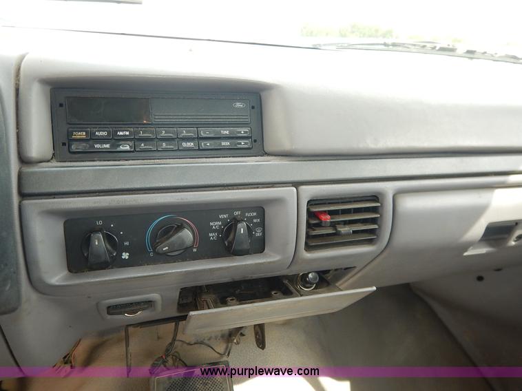 image for item J6386 1994 Ford F250 HD XL SuperCab pickup truck