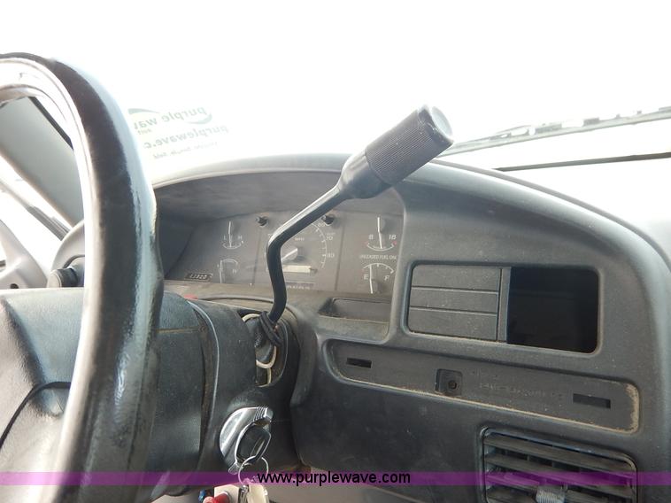 image for item J6386 1994 Ford F250 HD XL SuperCab pickup truck