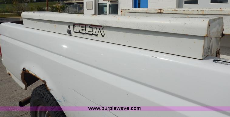 image for item J6386 1994 Ford F250 HD XL SuperCab pickup truck