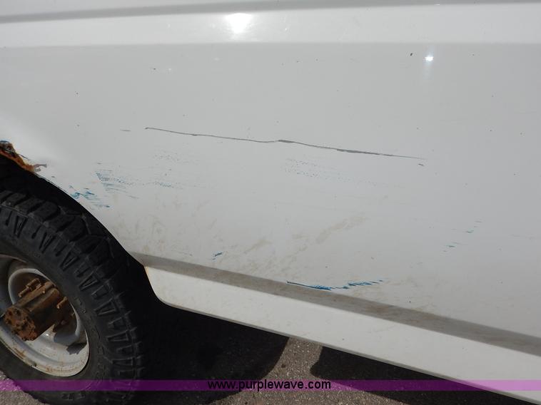 image for item J6386 1994 Ford F250 HD XL SuperCab pickup truck