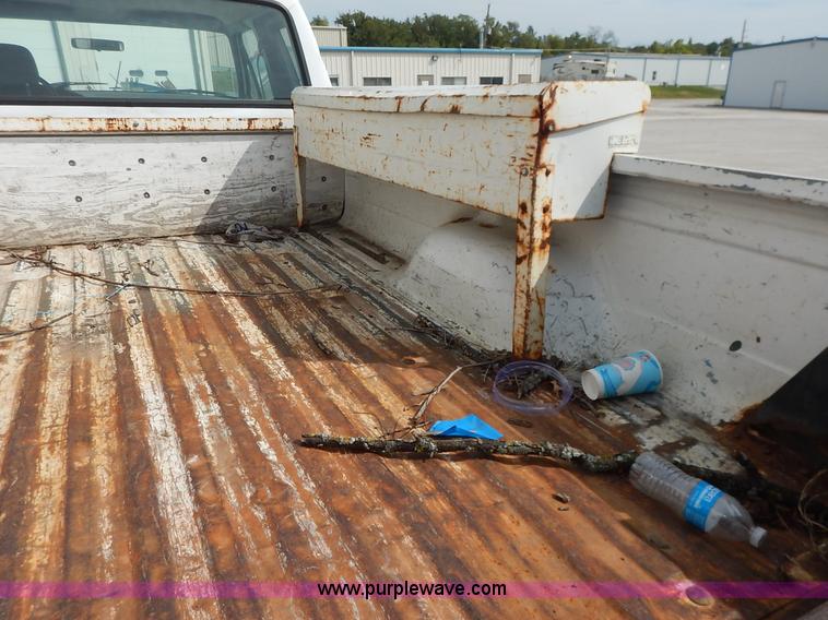 image for item J6386 1994 Ford F250 HD XL SuperCab pickup truck