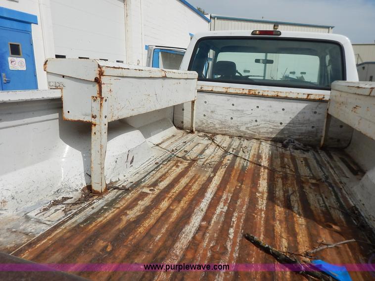 image for item J6386 1994 Ford F250 HD XL SuperCab pickup truck