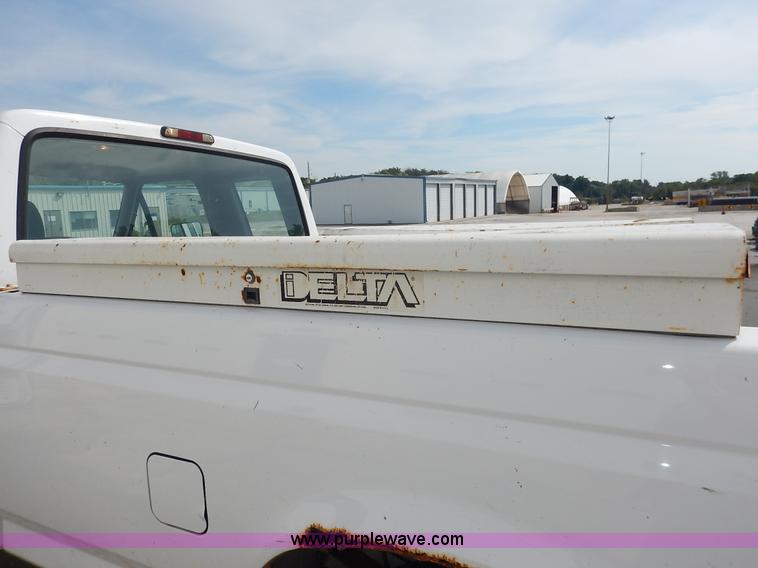 image for item J6386 1994 Ford F250 HD XL SuperCab pickup truck