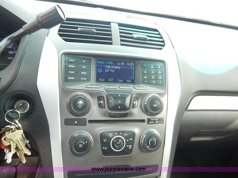 image for item J6388 2013 Ford Explorer Police SUV