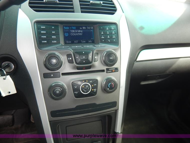 image for item J6389 2013 Ford Explorer Police SUV