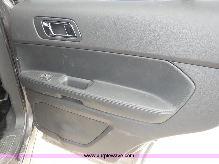 image for item J6389 2013 Ford Explorer Police SUV