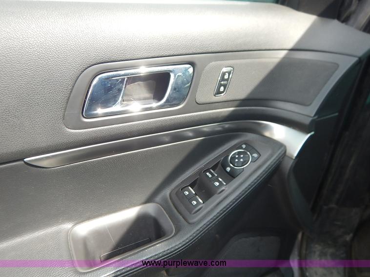 image for item J6390 2013 Ford Explorer Police SUV