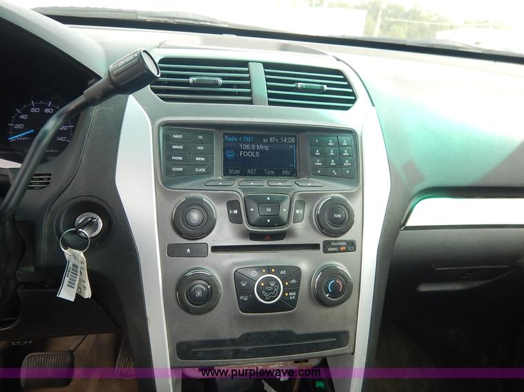 image for item J6390 2013 Ford Explorer Police SUV