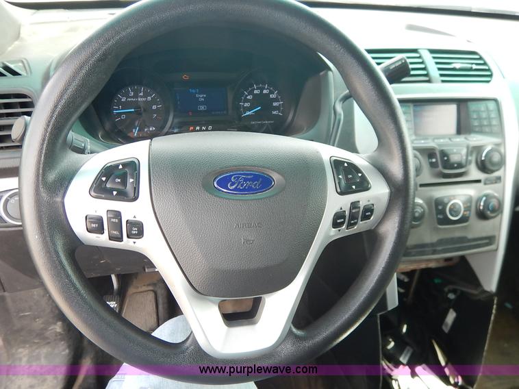 image for item J6390 2013 Ford Explorer Police SUV