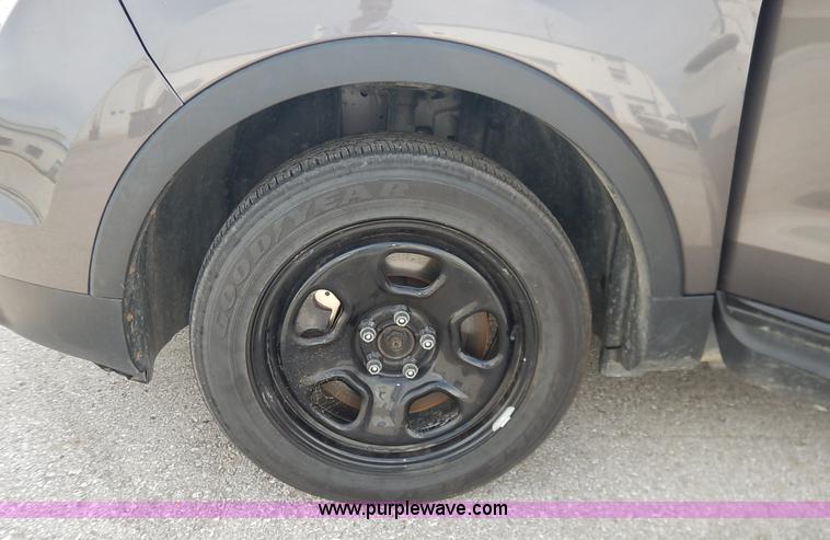 image for item J6390 2013 Ford Explorer Police SUV