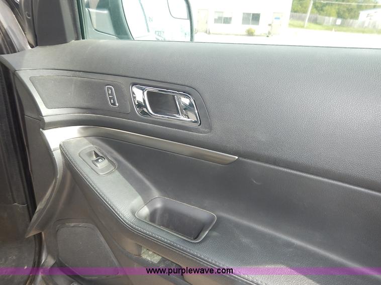 image for item J6390 2013 Ford Explorer Police SUV