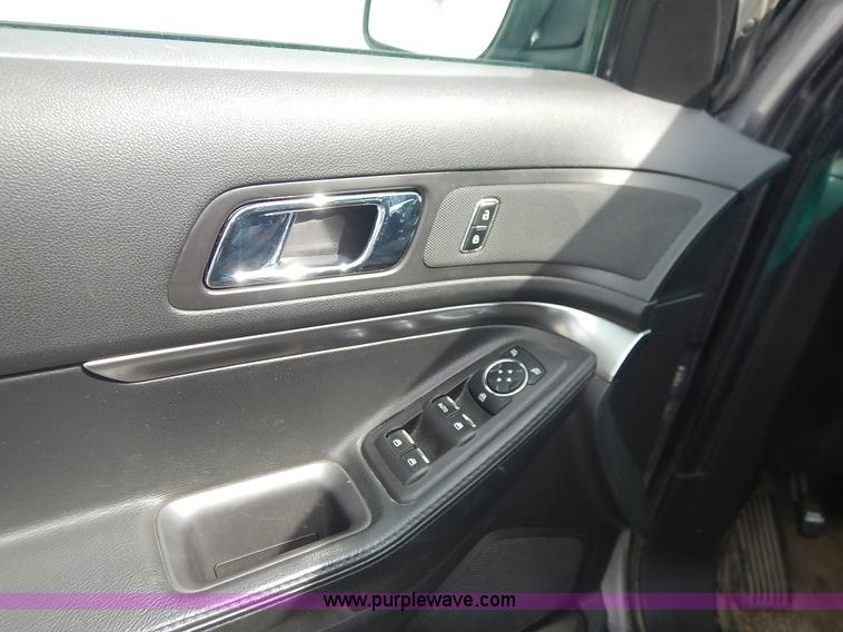 image for item J6391 2013 Ford Explorer Police SUV