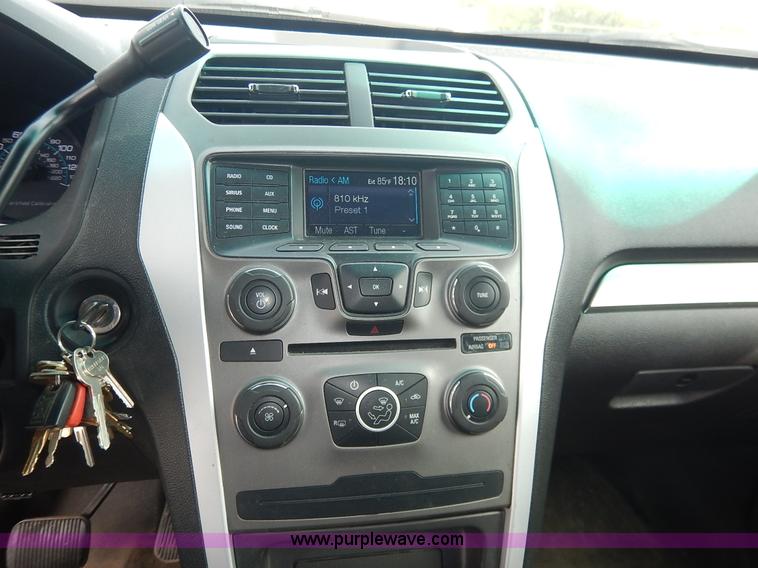 image for item J6391 2013 Ford Explorer Police SUV