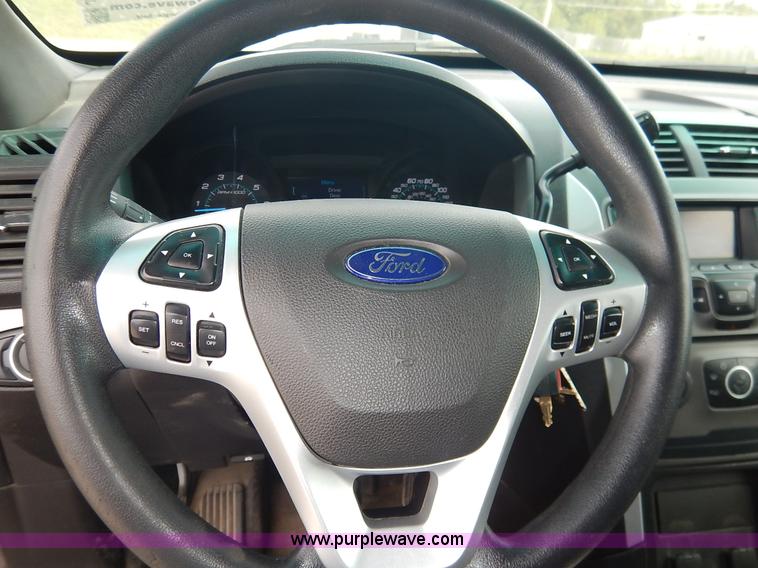 image for item J6391 2013 Ford Explorer Police SUV