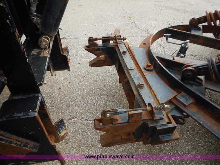 image for item J6396 2004 International 7400 dump truck