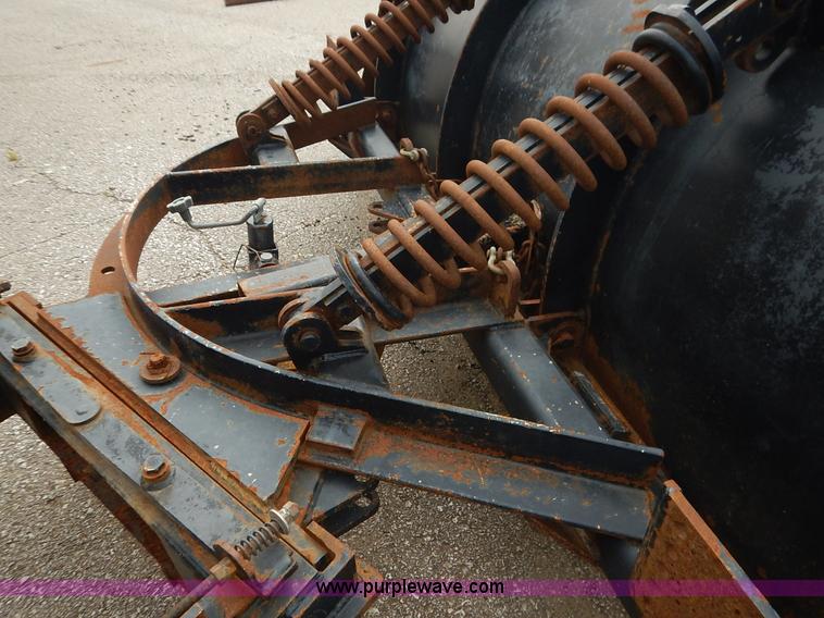 image for item J6396 2004 International 7400 dump truck